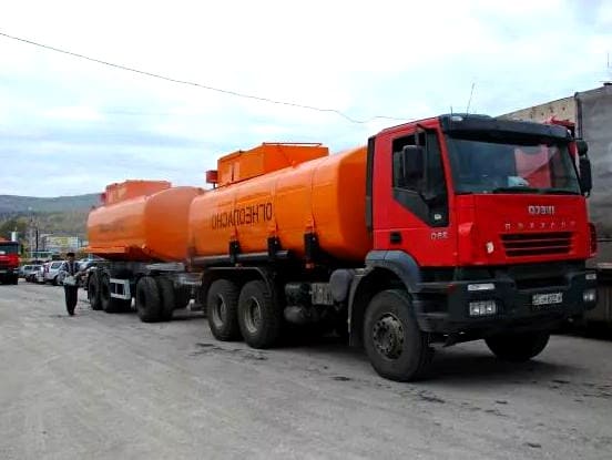 Бензовоз 18 м3 - Iveco Trakker