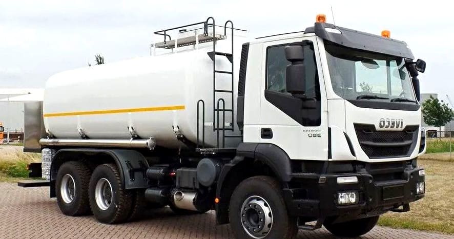 Бензовоз 18 м3 - Iveco Trakker