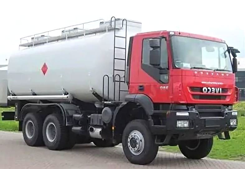 Бензовоз 18 м3 - Iveco Trakker